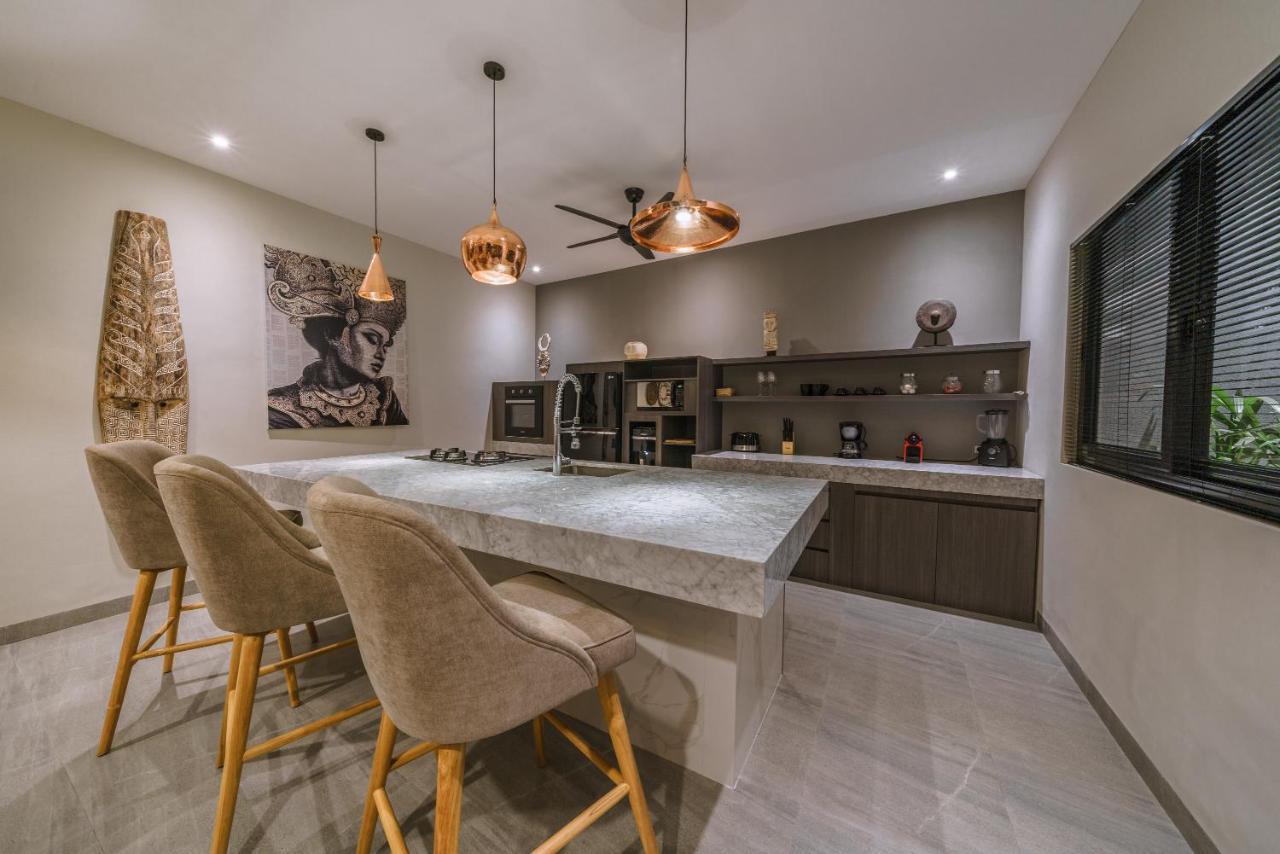Batik - Brand New & Stylish 3br In Seminyak!