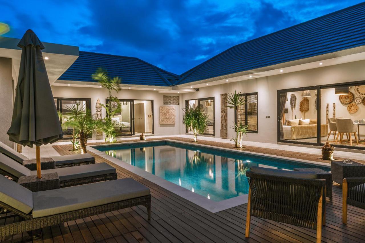 Batik - Brand New & Stylish 3br In Seminyak!