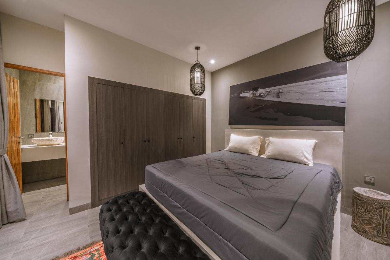 Batik - Brand New & Stylish 3br In Seminyak!