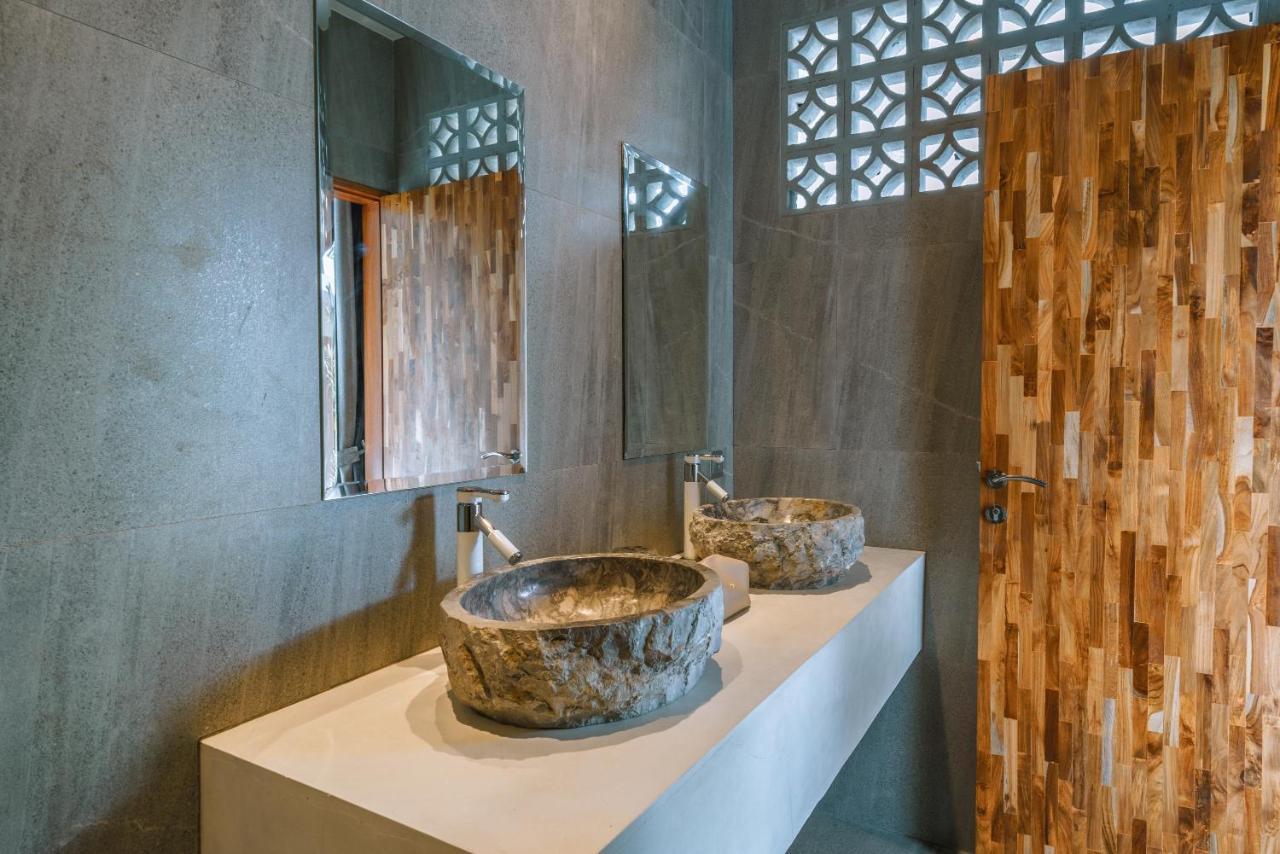 Batik - Brand New & Stylish 3br In Seminyak! *